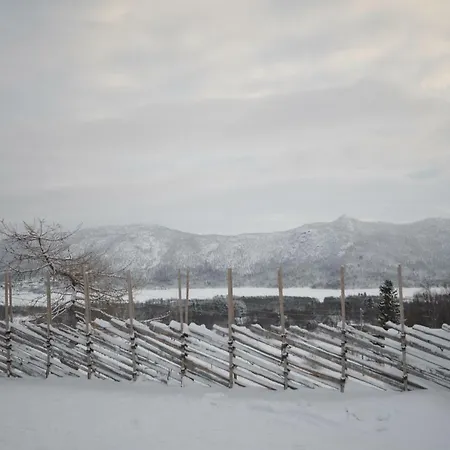 Between Ustaoset And